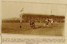 873874 Afbeelding van een spelmoment uit de derby tussen de Utrechtse voetbalclubs U.V.V. en Utrecht op het ...